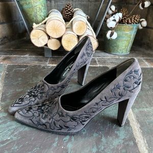 Stephane Kelian Pumps Embroidered Silk Suede Paris Designer Luxury Size 9.5